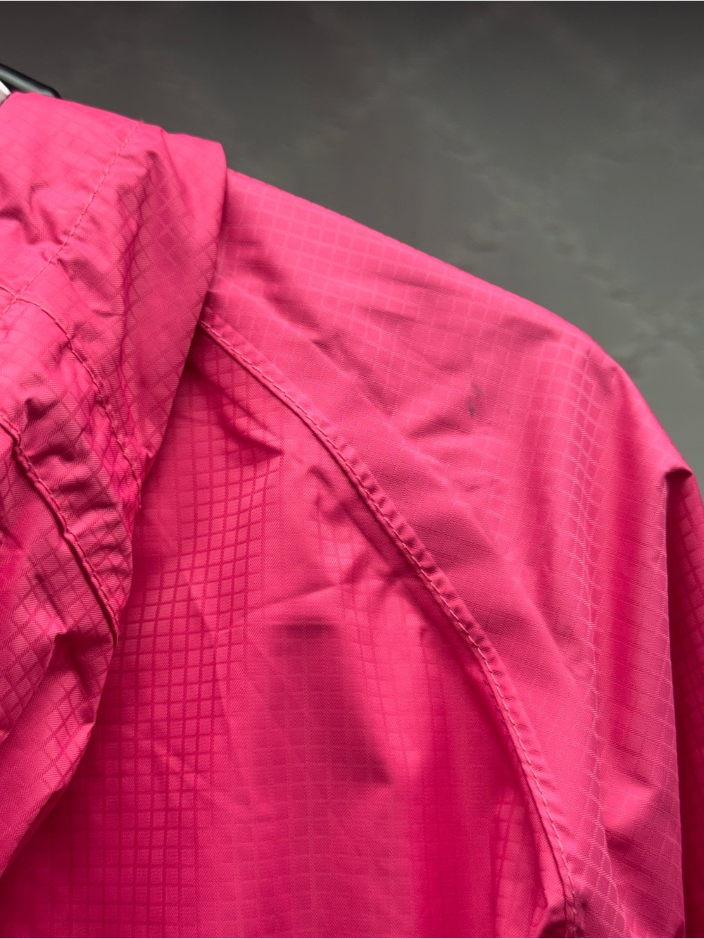 L.L.Bean Pink Ripstop Hooded
Rain Jacket Women's Size Medium - Picture 7 of 8